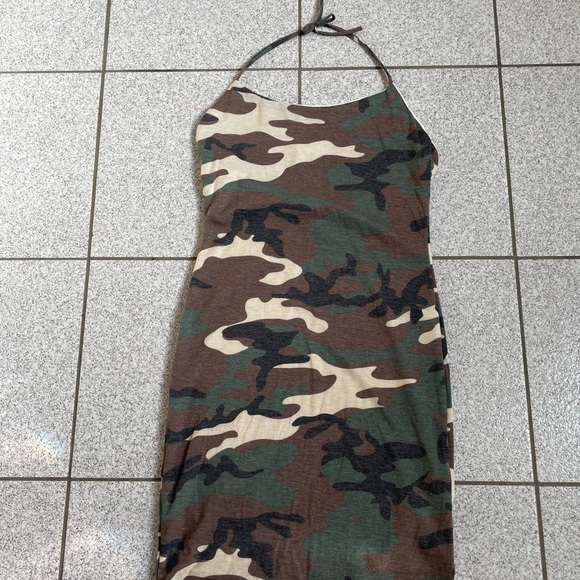 CAMO HALTER MINI DRESS - Picture 1 of 3